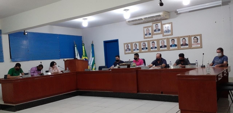 VEREADORES COLOCAM EM DISCUSSÃO PROJETO DE LEI DO EXECUTIVO QUE REVOGA REAJUSTE SALARIAL DOS FUNCIONÁRIOS PUBLICOS  