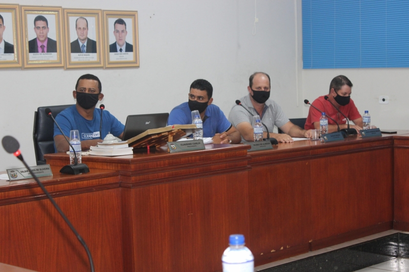 Indicações e projetos apresentado pela Câmara de Vereadores de Quarto Centenário nessa segunda-feira, 23 de Novembro